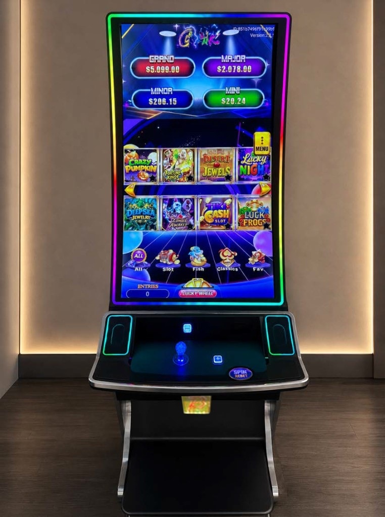 Crazy Link Vertical cabinet with colorful lobby screen